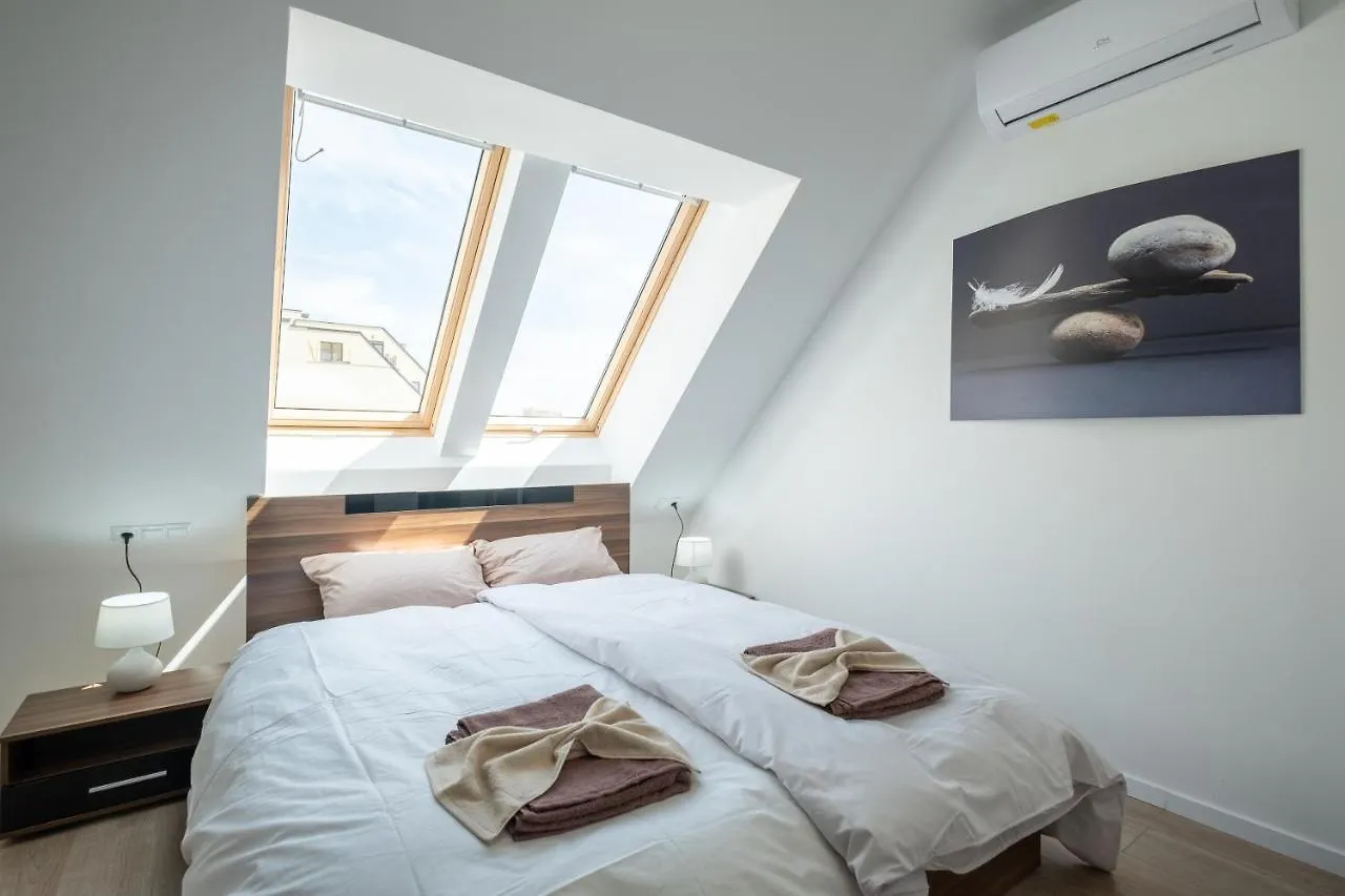 Large Terrace In Old Center Of Sofia By Flat Mаnager Appartement
